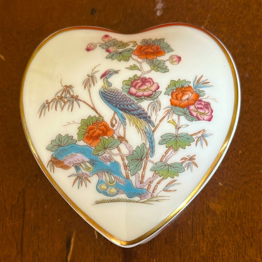 Wedgwood Kutani Crane Trinket Box Floral Heart Shape England Bone China 2.5”